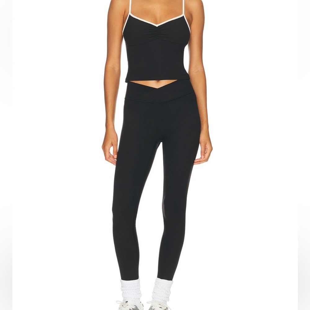 437 The V leggings in Black